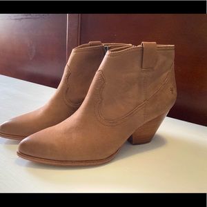 New Frye Reina boot size 9.5